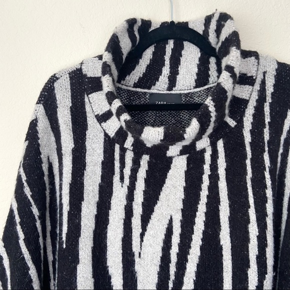 Zara Oversized Sweater - Picture 6 of 7